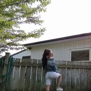 Meet your Posher, Becca